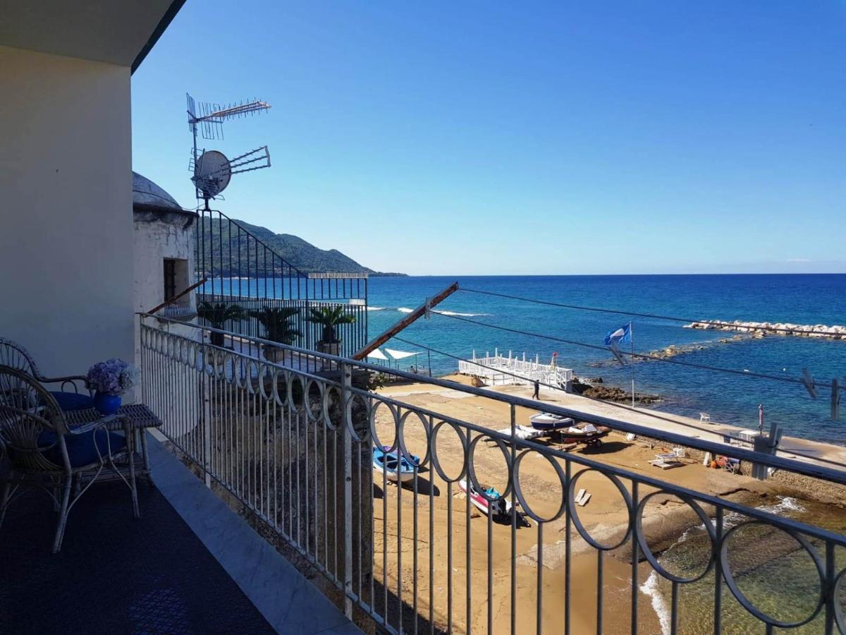 Casa Vacanze Porto Delle Gatte 圣塔·马里亚·迪·卡斯特 外观 照片